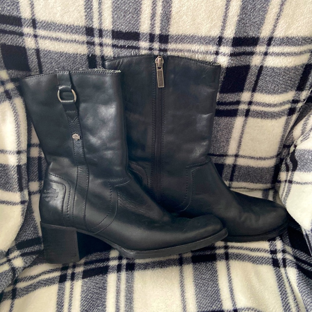 Woman’s Harley Davidson boots